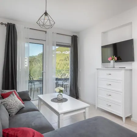 Apartment Oseka Makarska